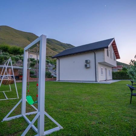 Xhuli Guesthouse Shkoder Bagian luar foto