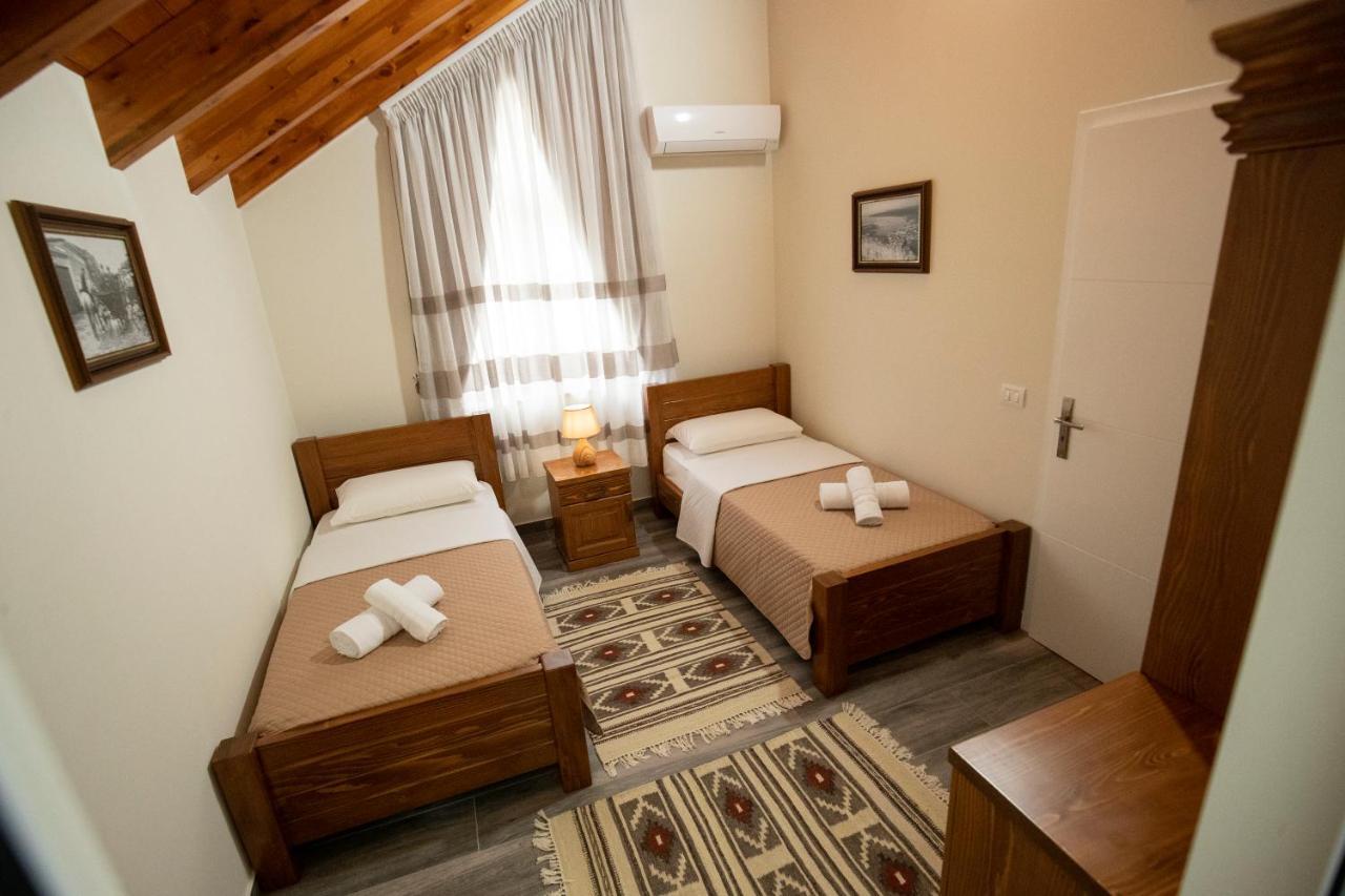 Xhuli Guesthouse Shkoder Bagian luar foto