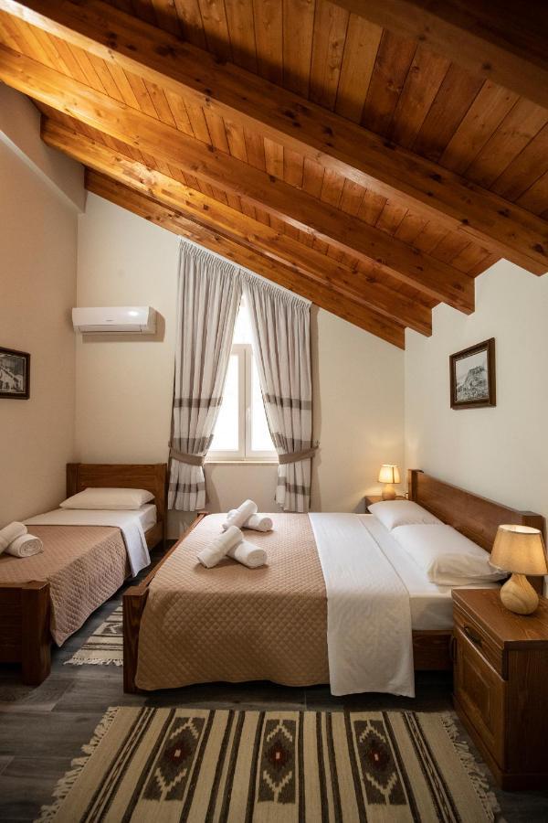 Xhuli Guesthouse Shkoder Bagian luar foto