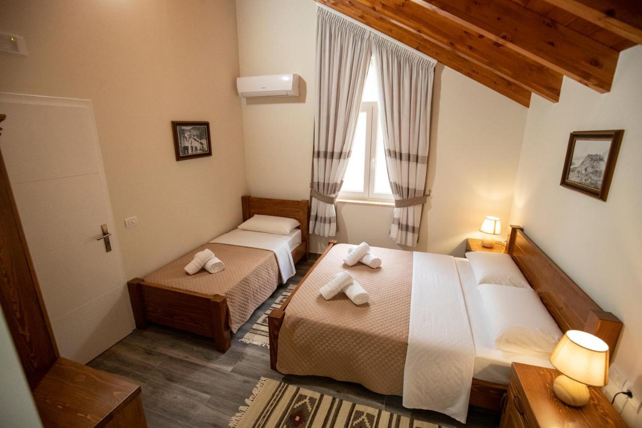 Xhuli Guesthouse Shkoder Bagian luar foto