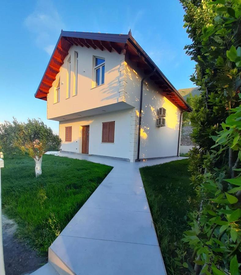 Xhuli Guesthouse Shkoder Bagian luar foto