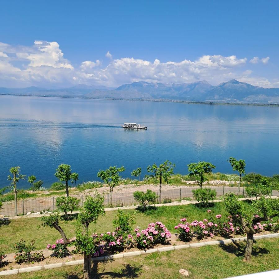 Xhuli Guesthouse Shkoder Bagian luar foto