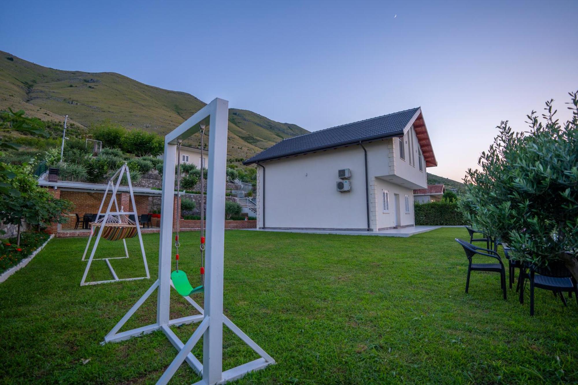 Xhuli Guesthouse Shkoder Bagian luar foto