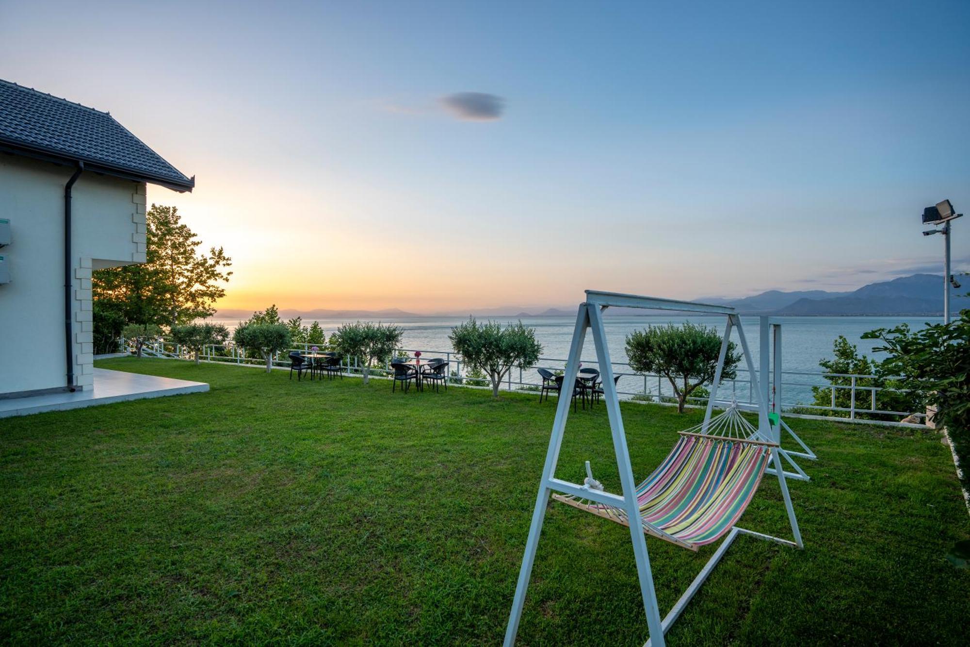 Xhuli Guesthouse Shkoder Bagian luar foto