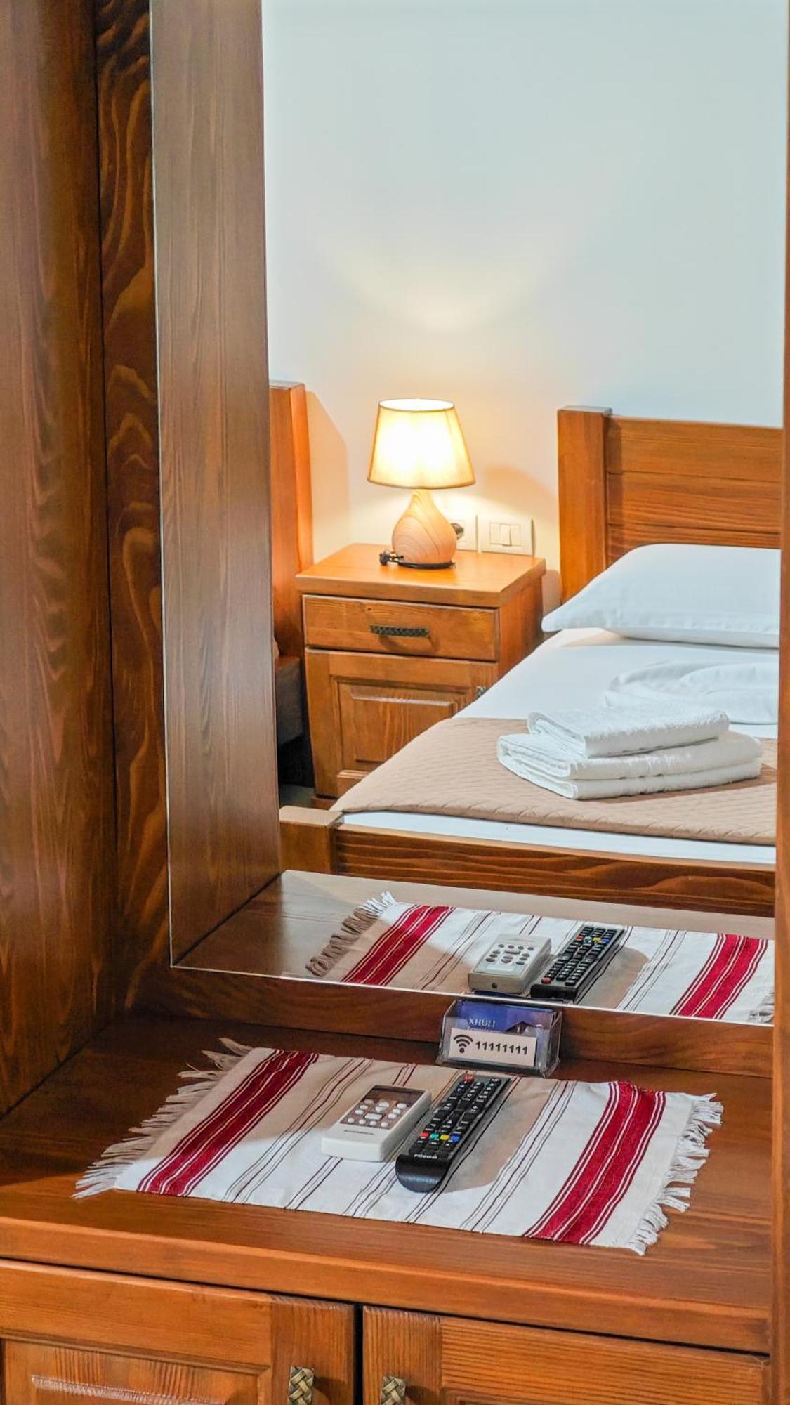 Xhuli Guesthouse Shkoder Bagian luar foto