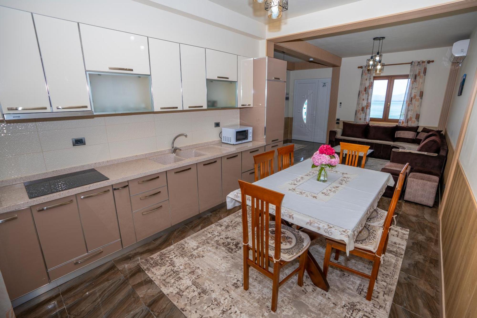 Xhuli Guesthouse Shkoder Bagian luar foto