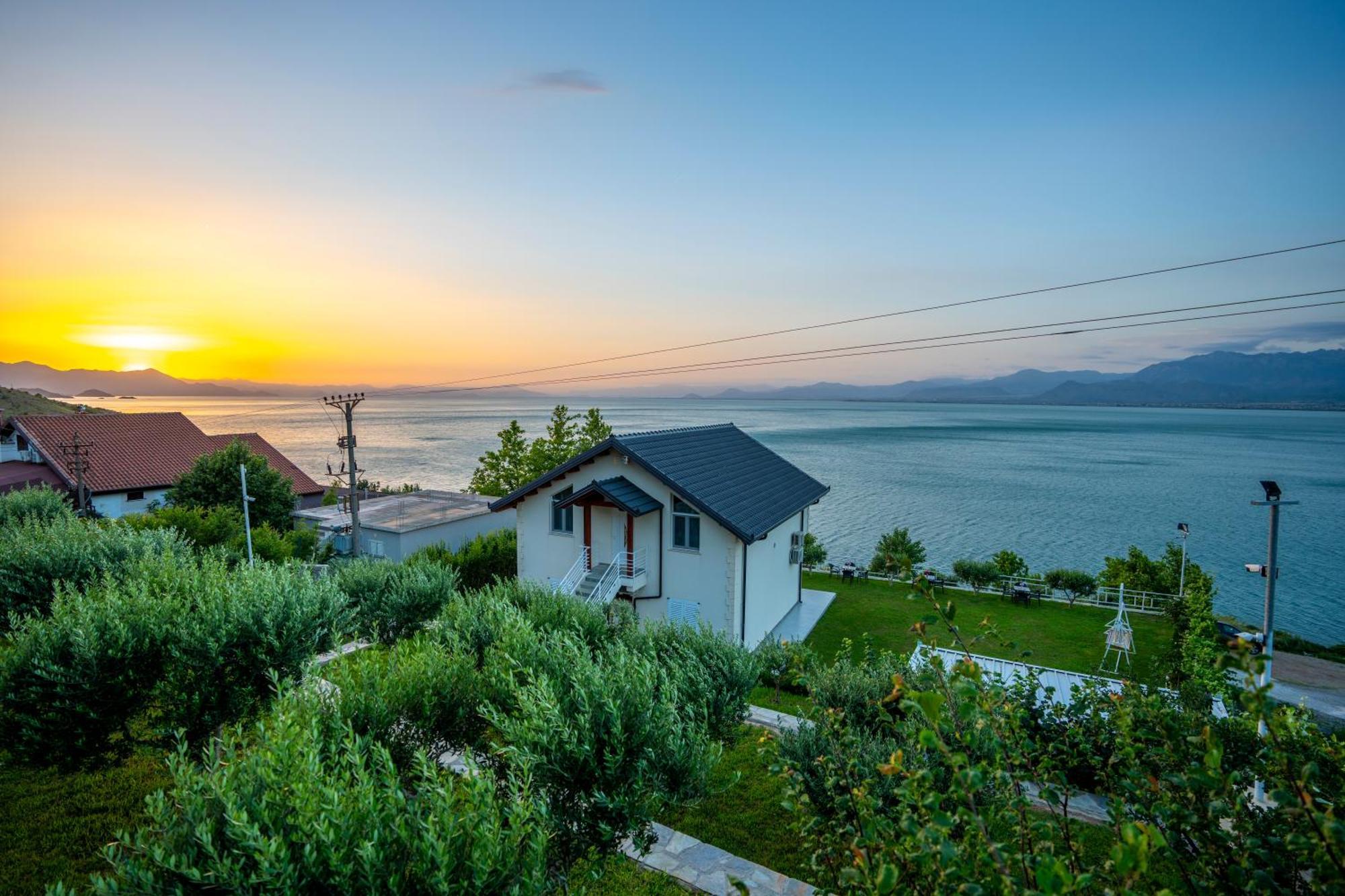Xhuli Guesthouse Shkoder Bagian luar foto