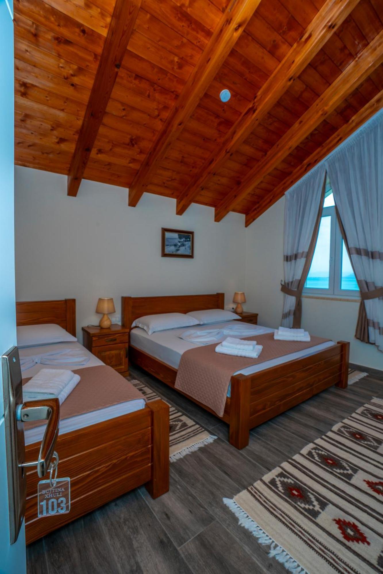 Xhuli Guesthouse Shkoder Bagian luar foto
