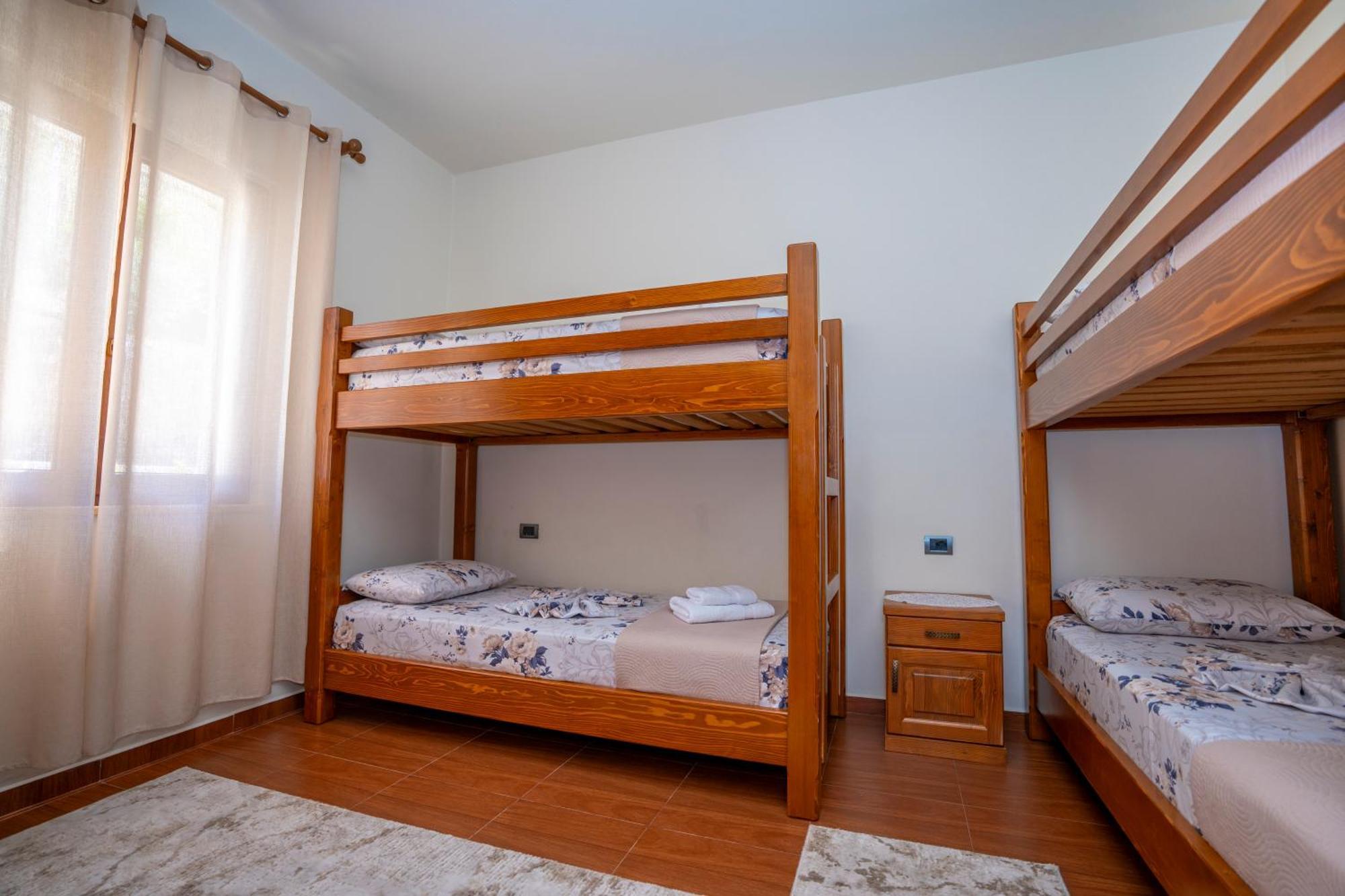 Xhuli Guesthouse Shkoder Bagian luar foto